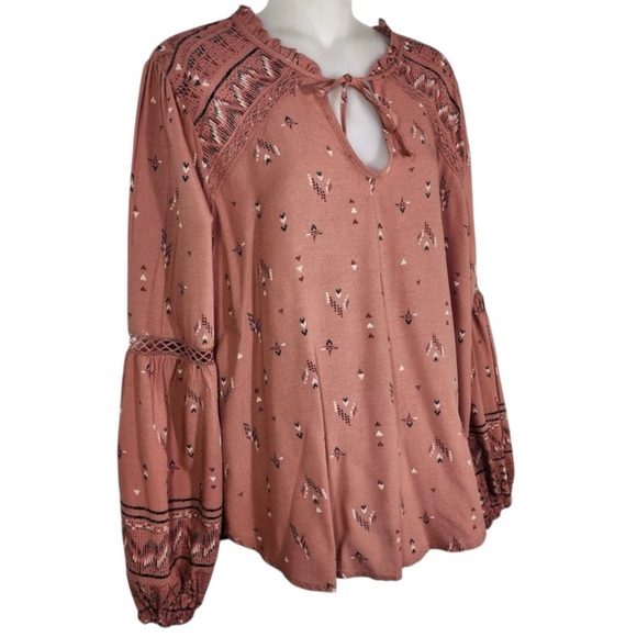 Maurices Mauve Aztec Patterned Ballon Sleeve Blouse (Size: Medium) - Picture 6 of 16